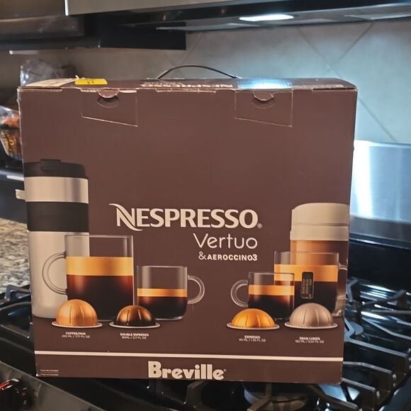 Breville Nespresso Vertuo & Aeroccino3 Espresso Machine - Picture 10 of 12